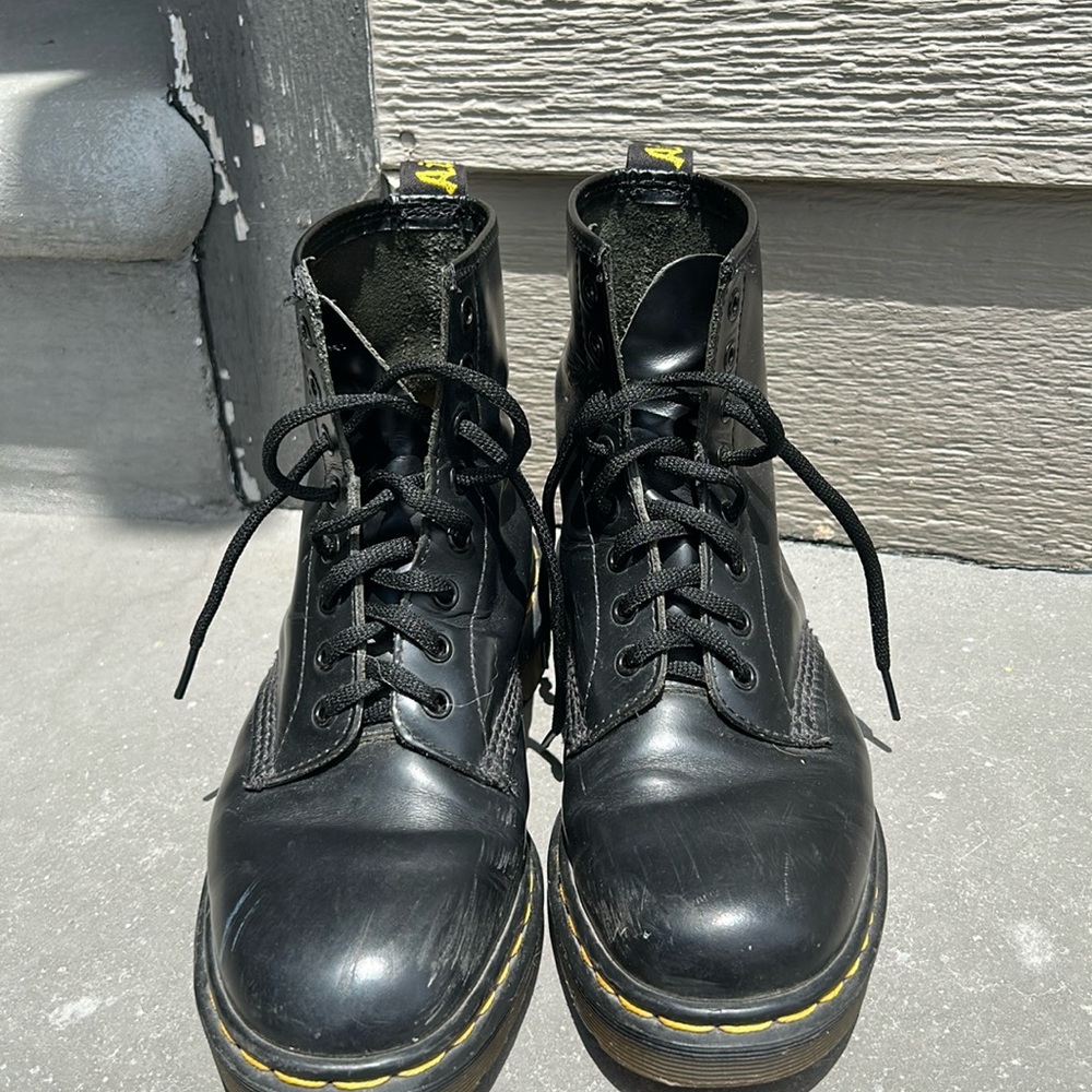 Doc Martens 1460 Leather Lace Up